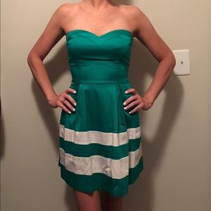 Beautiful green strapless dress